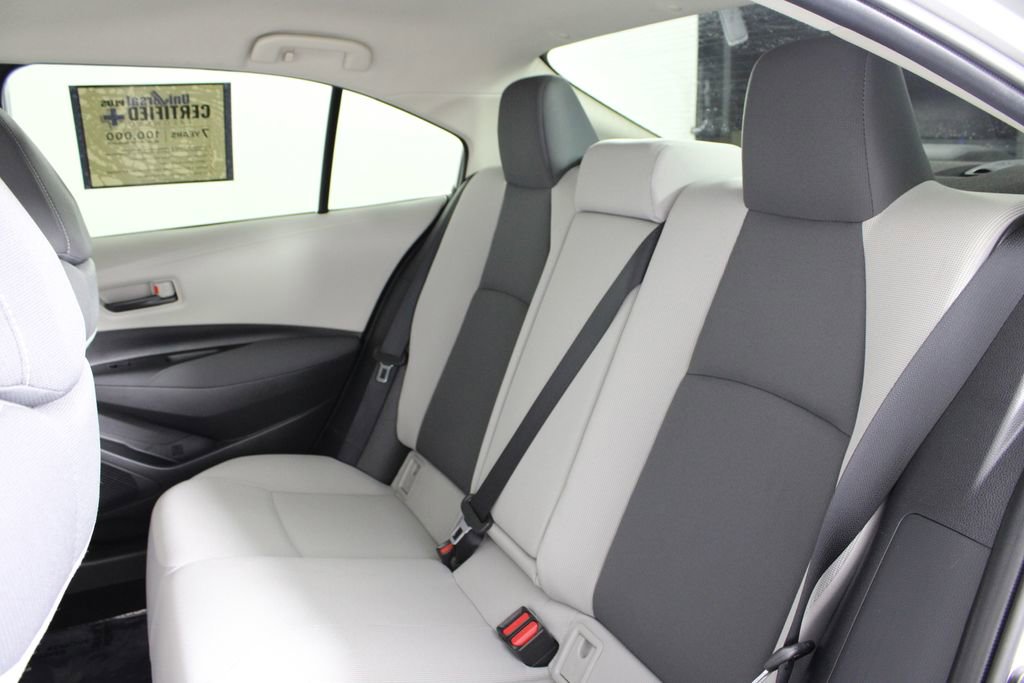 Used 2022 Toyota Corolla LE image 18