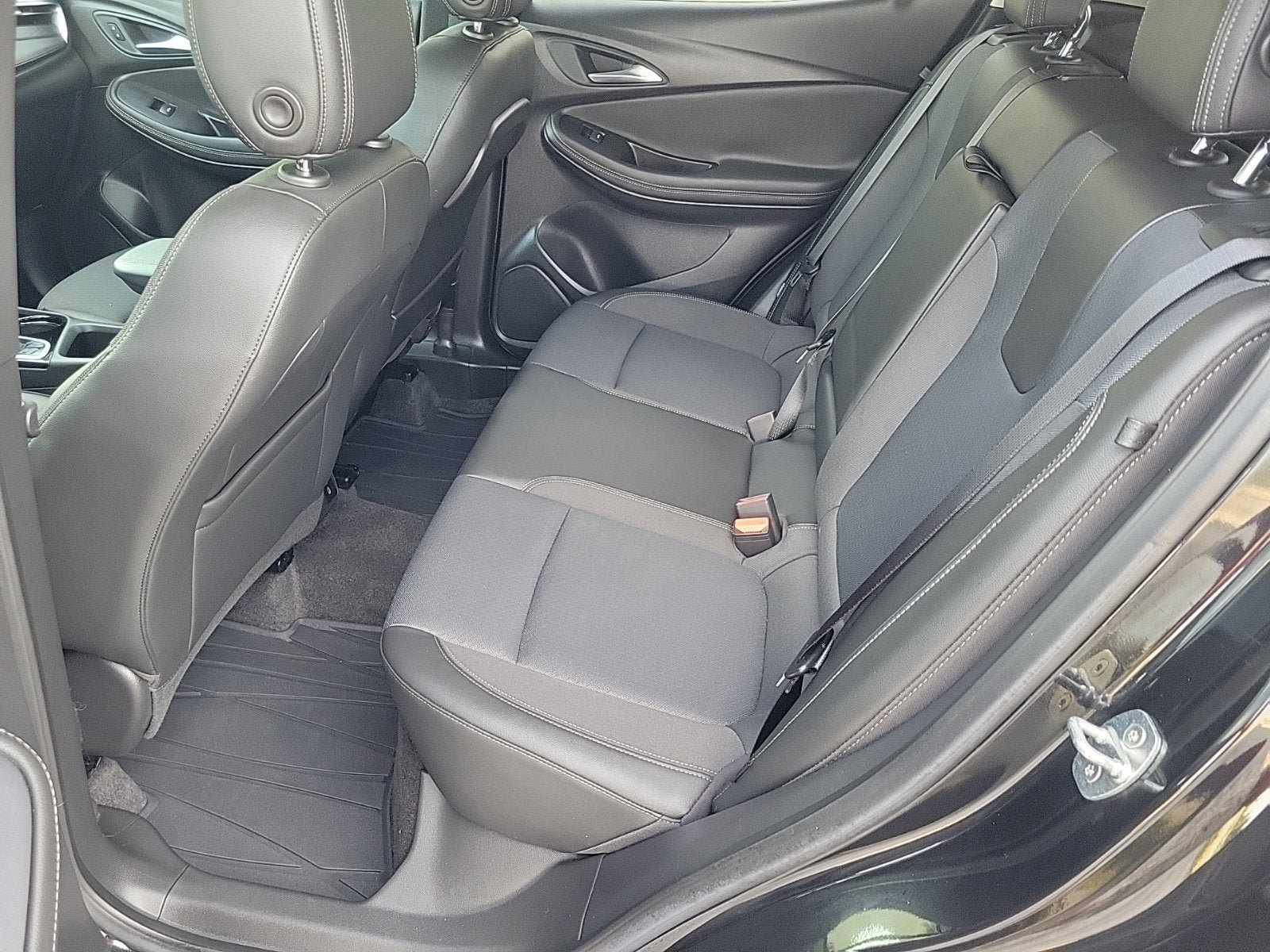 Certified 2024 Buick Encore GX Preferred w/ Comfort Package AWD/4WD image 15