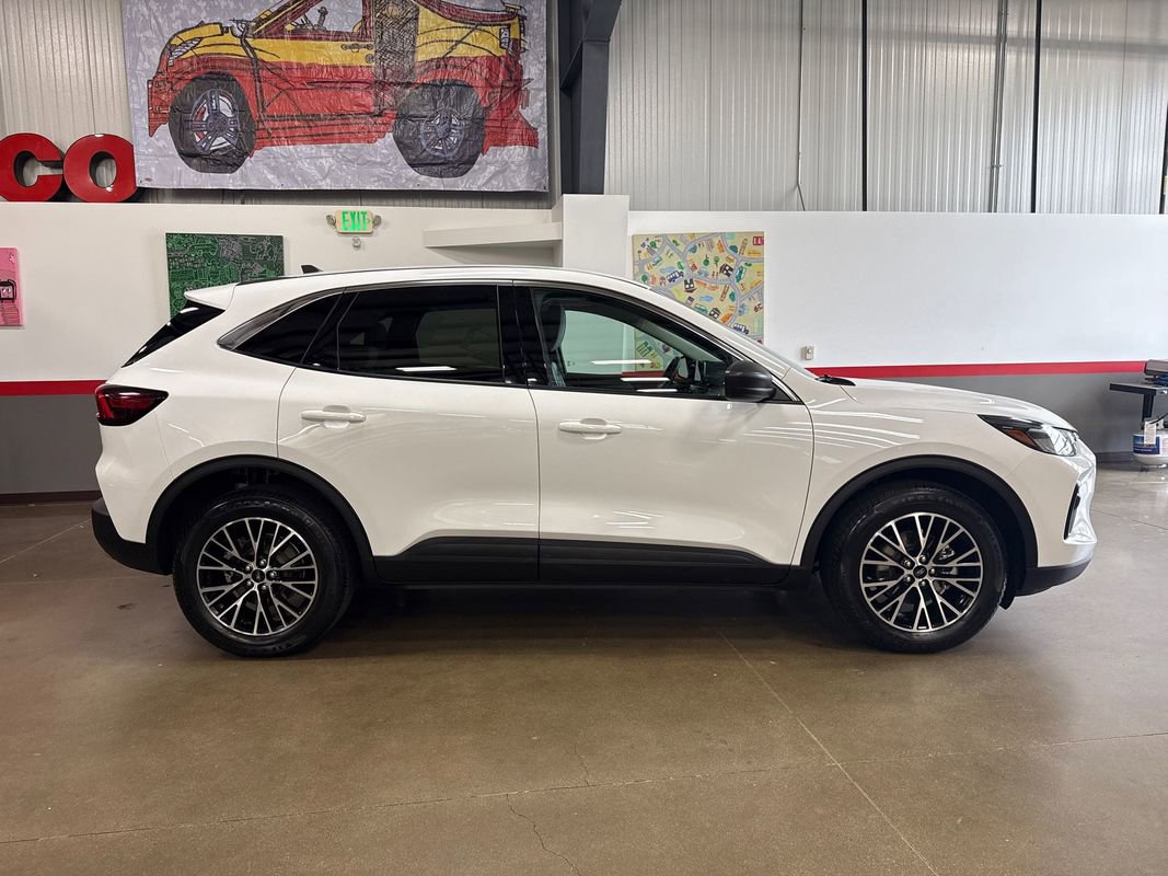 Used 2023 Ford Escape Active image 4