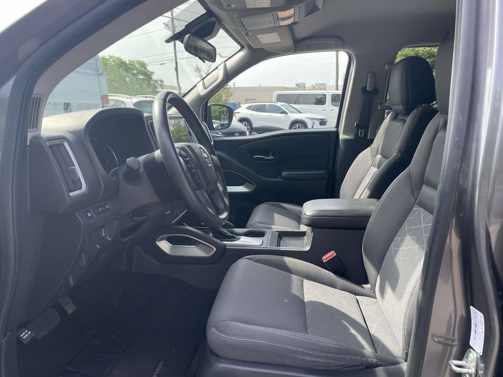 Used 2025 Nissan Frontier SV w/ SV Convenience Package RWD image 15
