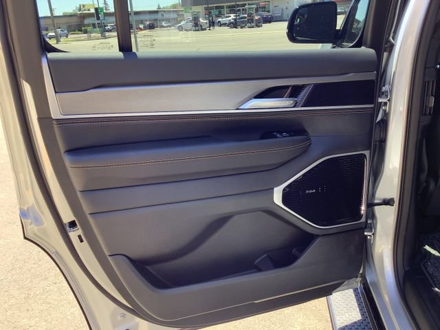 New 2026 Jeep Grand Wagoneer 4WD image 27