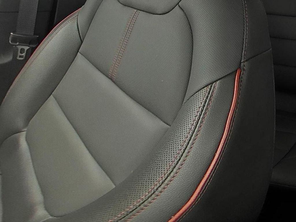 Used 2025 Chevrolet TrailBlazer RS w/ Convenience Package FWD image 12