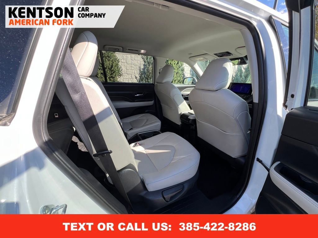 Used 2025 Toyota Grand Highlander AWD image 28