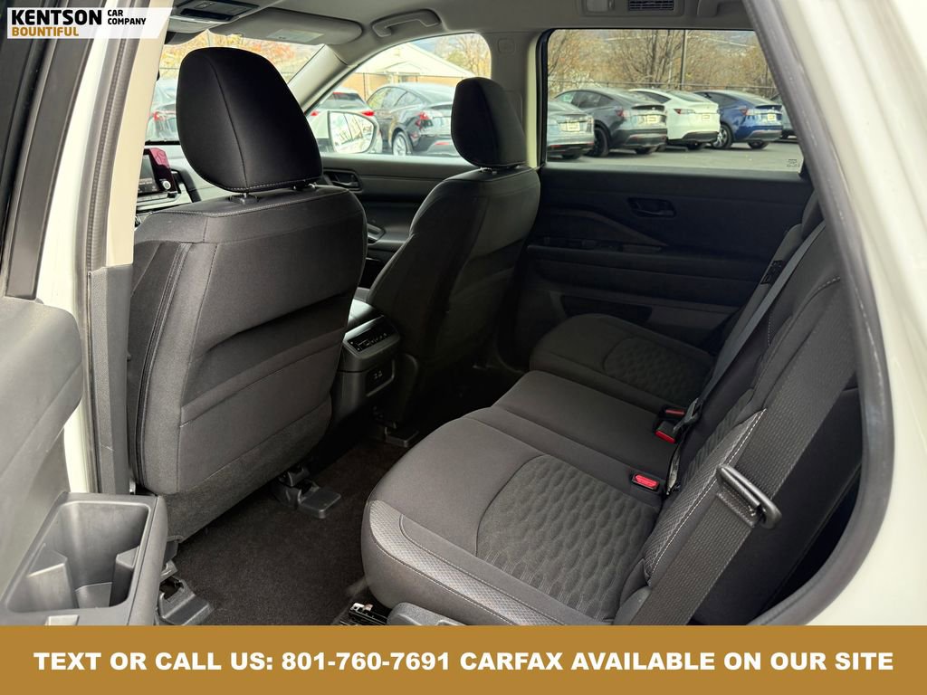 Used 2025 Nissan Pathfinder SV image 35