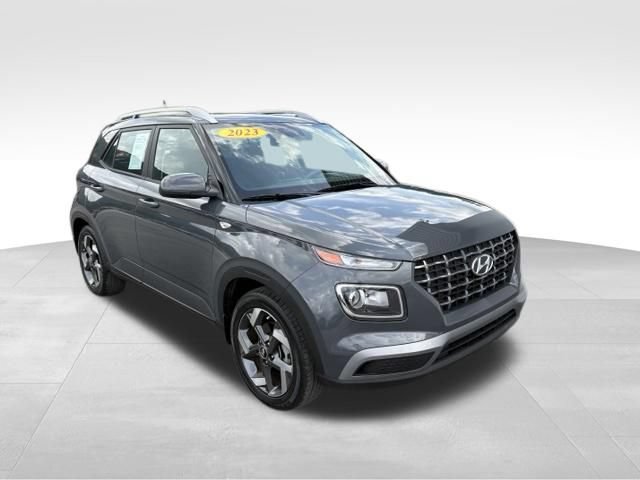 Used 2023 Hyundai Venue SEL FWD image 8