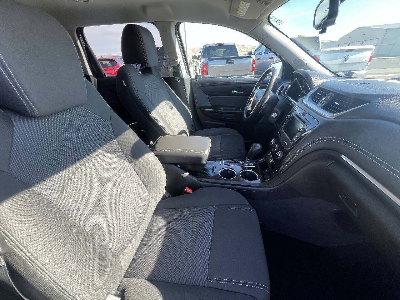 Used 2017 Chevrolet Traverse LT w/ Style and Technology Package AWD/4WD image 7