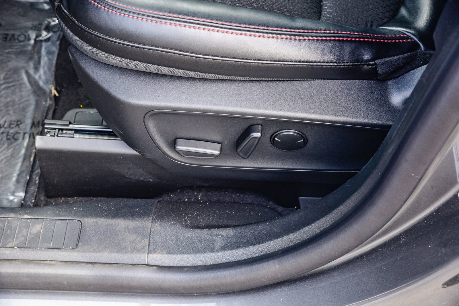 Used 2025 Ford Escape ST-Line w/ Equipment Group 301A image 20