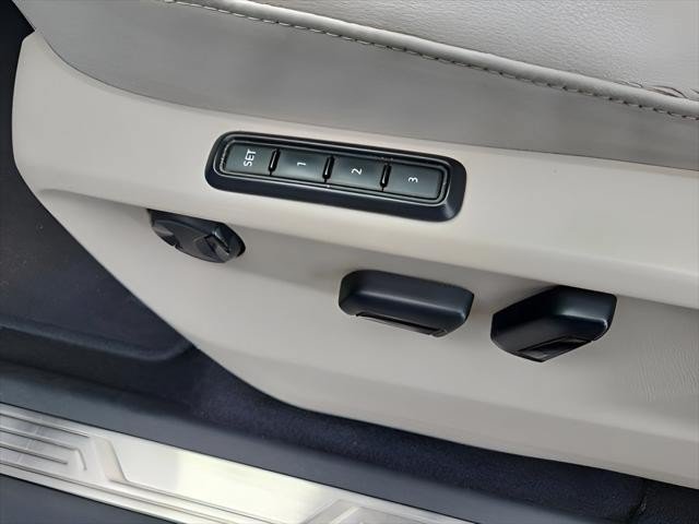 Used 2018 Volkswagen Atlas SEL FWD image 19