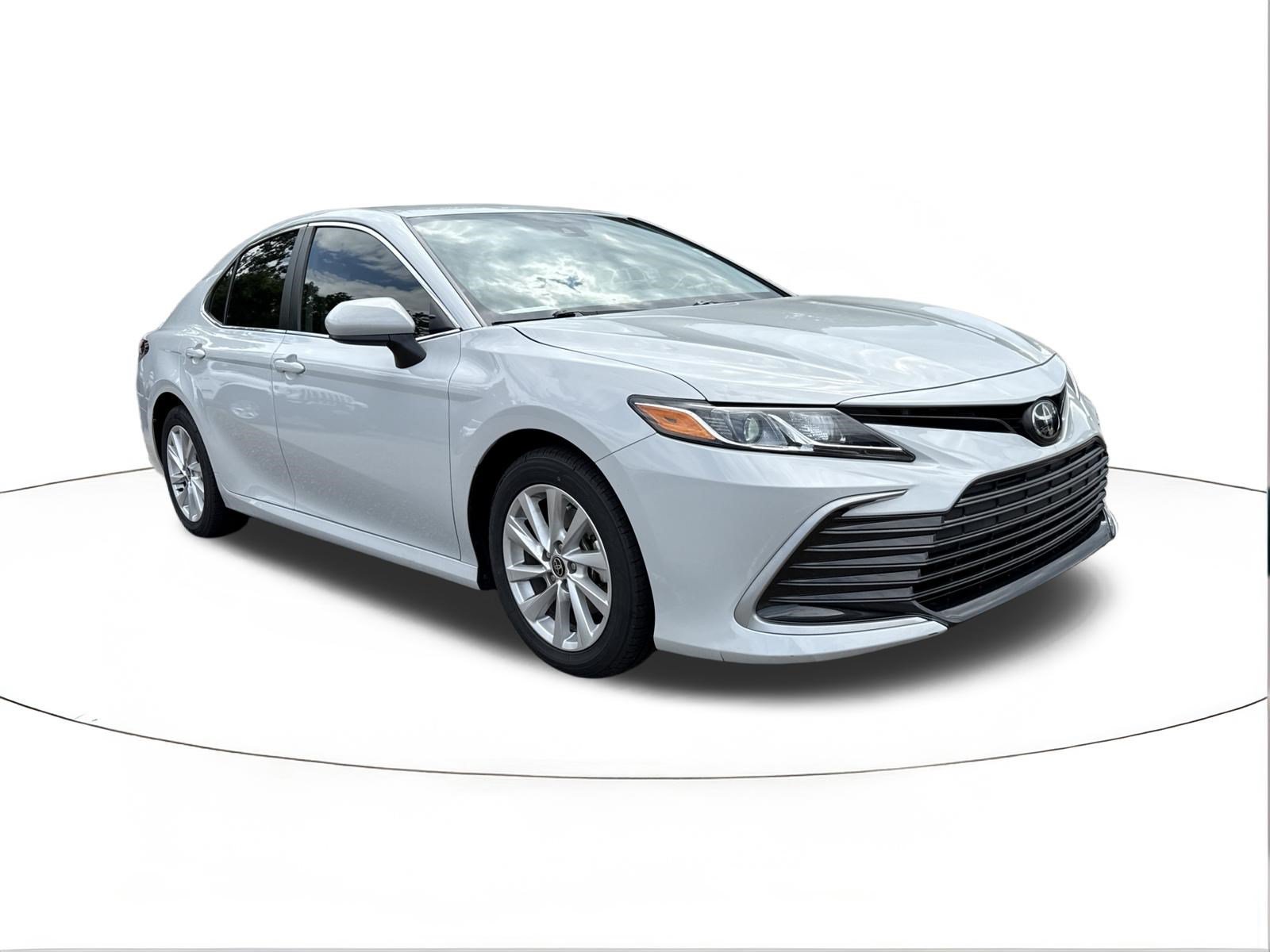 Used 2024 Toyota Camry LE FWD image 1