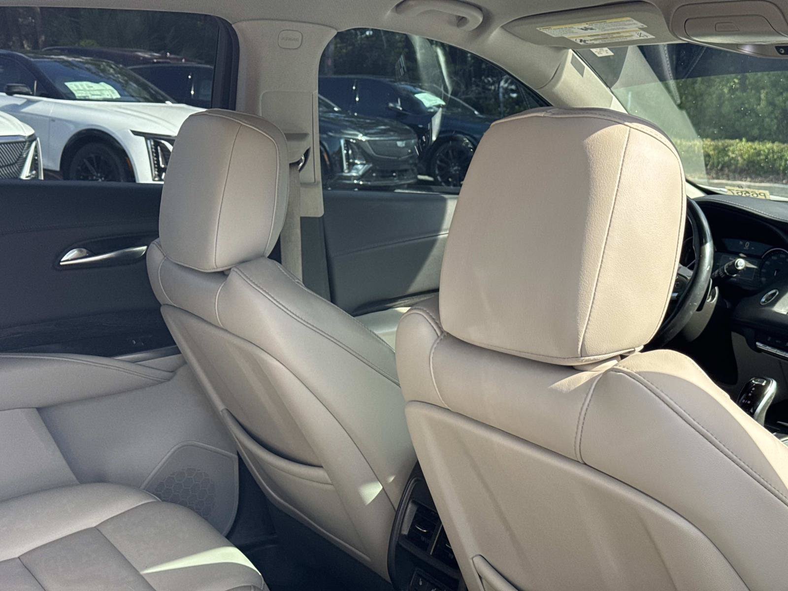 Used 2021 Cadillac XT4 Premium Luxury w/ Cold Weather Package FWD image 28