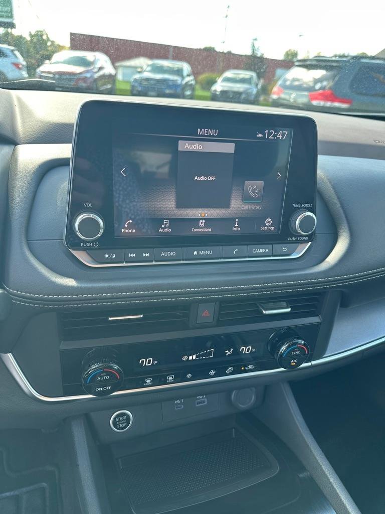 Used 2023 Nissan Rogue SV AWD/4WD image 16