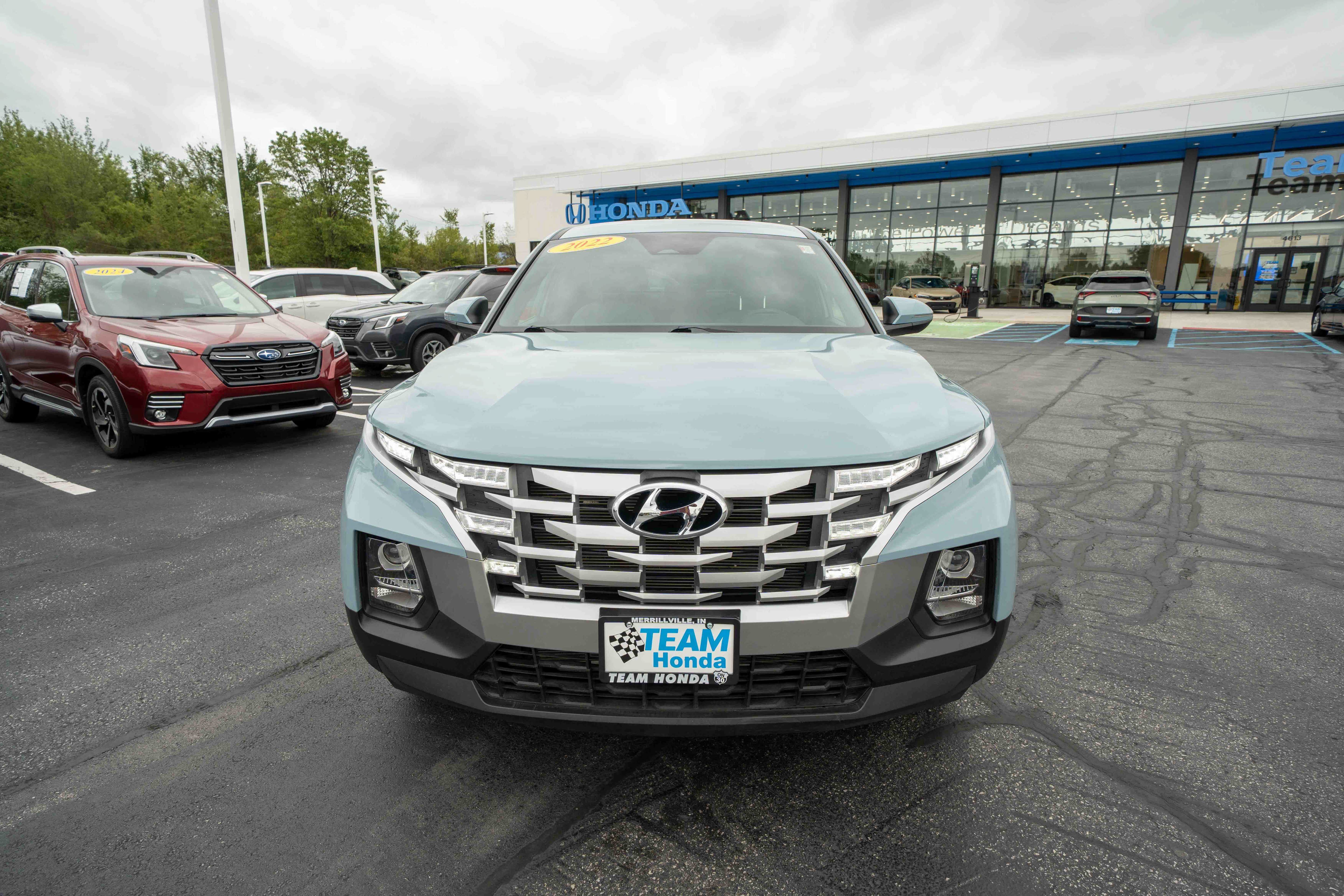 Used 2022 Hyundai Santa Cruz SEL AWD/4WD image 2