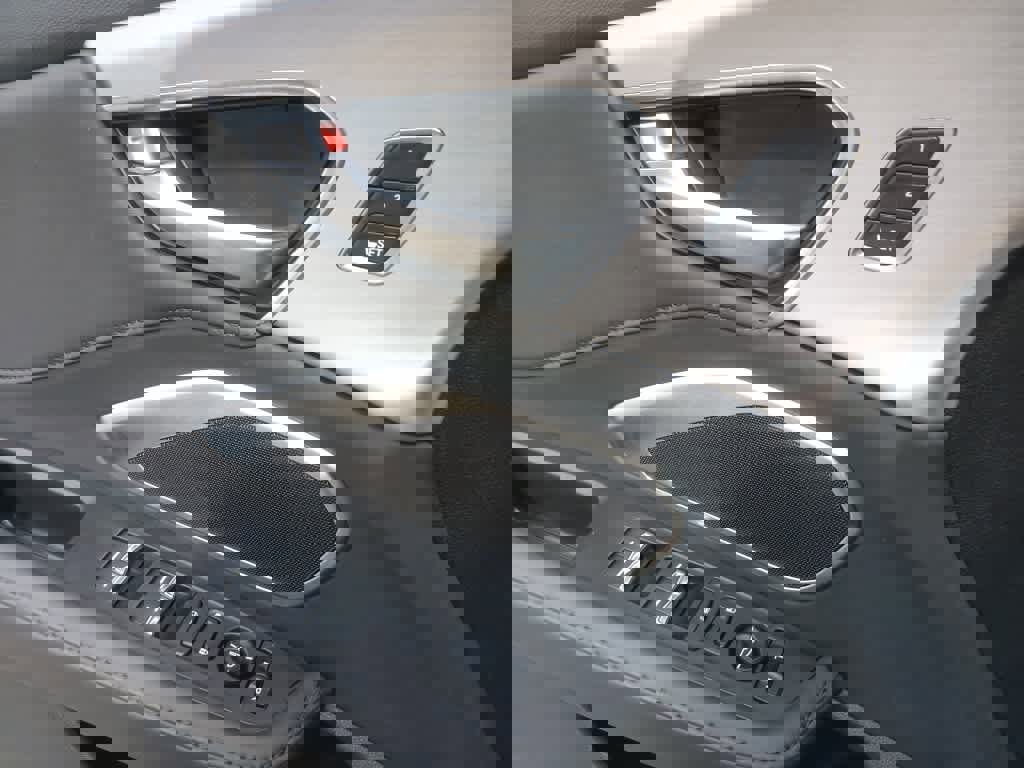 Used 2023 Acura RDX AWD image 18