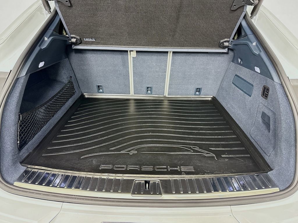 Certified 2022 Porsche Cayenne Turbo AWD/4WD image 31