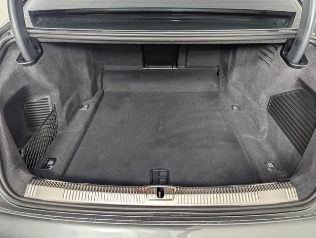 Used 2024 Audi S8 image 24