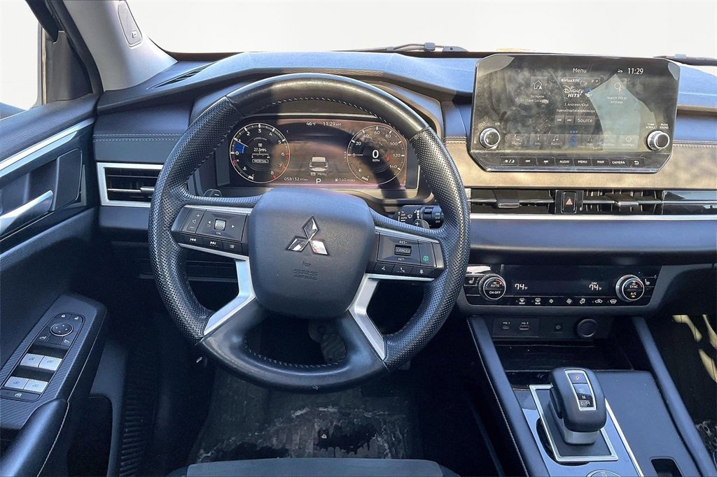 Used 2022 Mitsubishi Outlander SE image 10