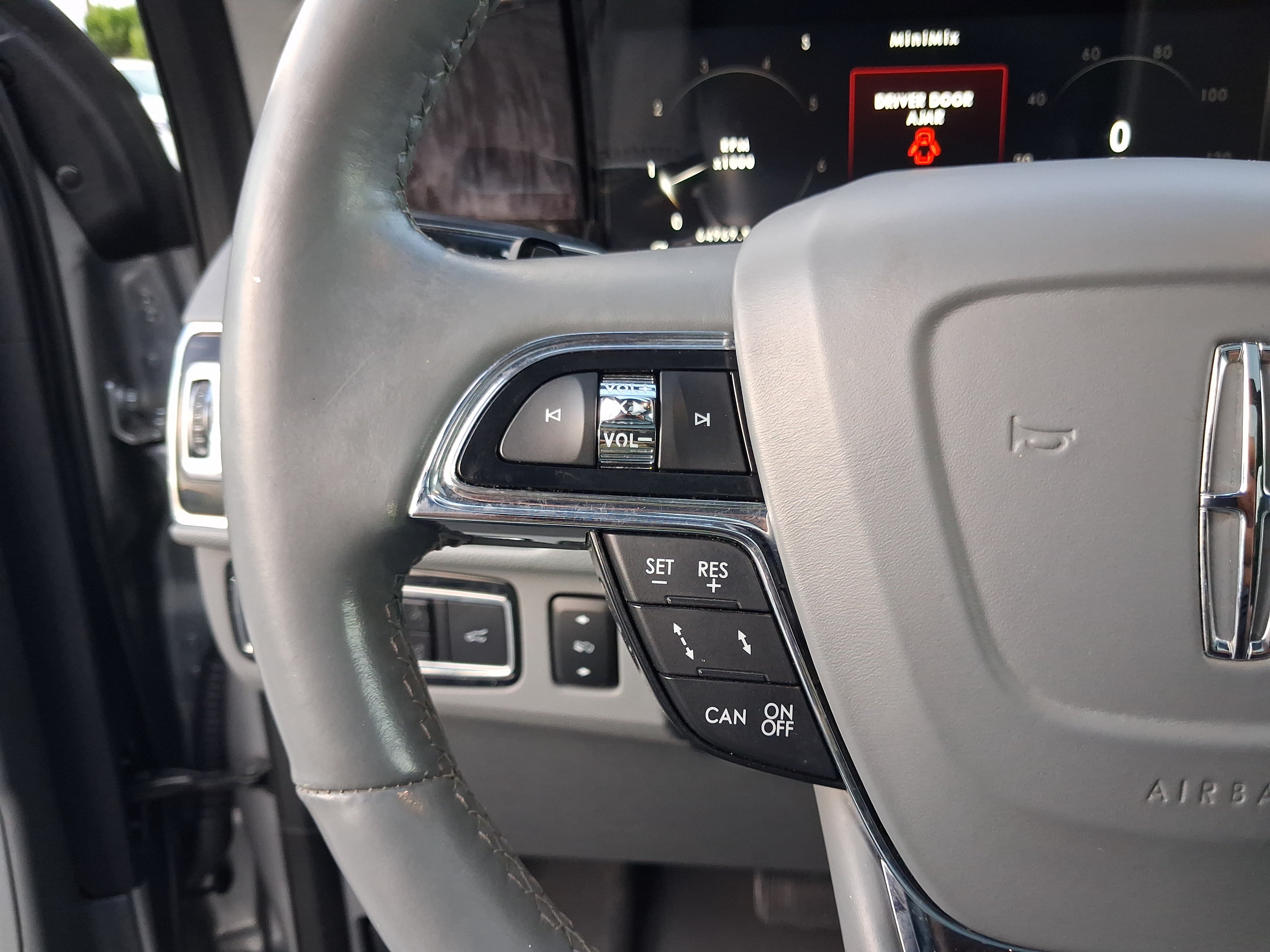 Used 2020 Lincoln Navigator L Reserve w/ Luxury Package AWD/4WD image 18