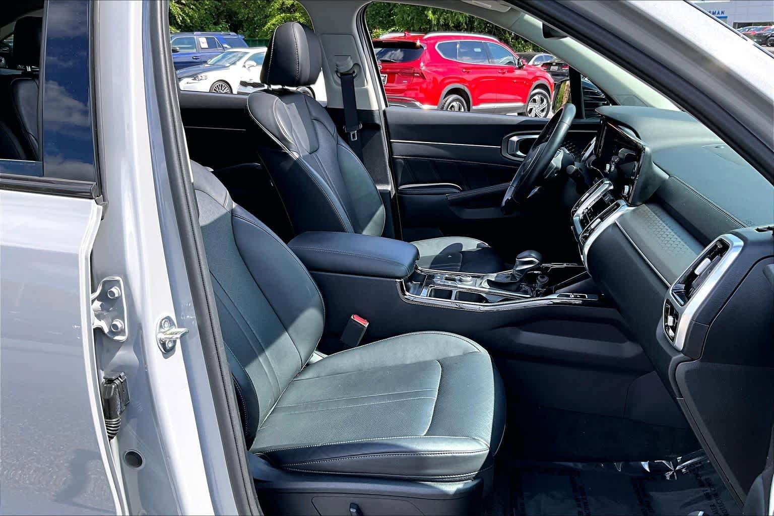 Used 2023 Kia Sorento SX AWD/4WD image 9