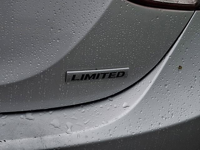 Used 2013 Hyundai Elantra Limited FWD image 32