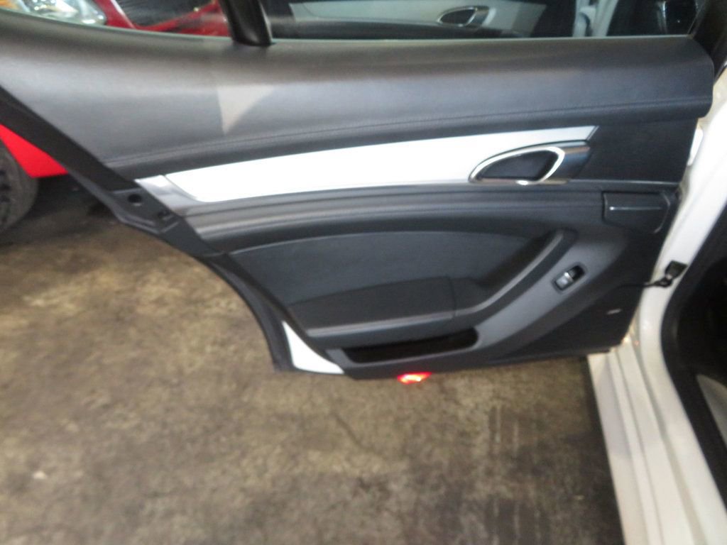 Used 2010 Porsche Panamera Turbo image 21