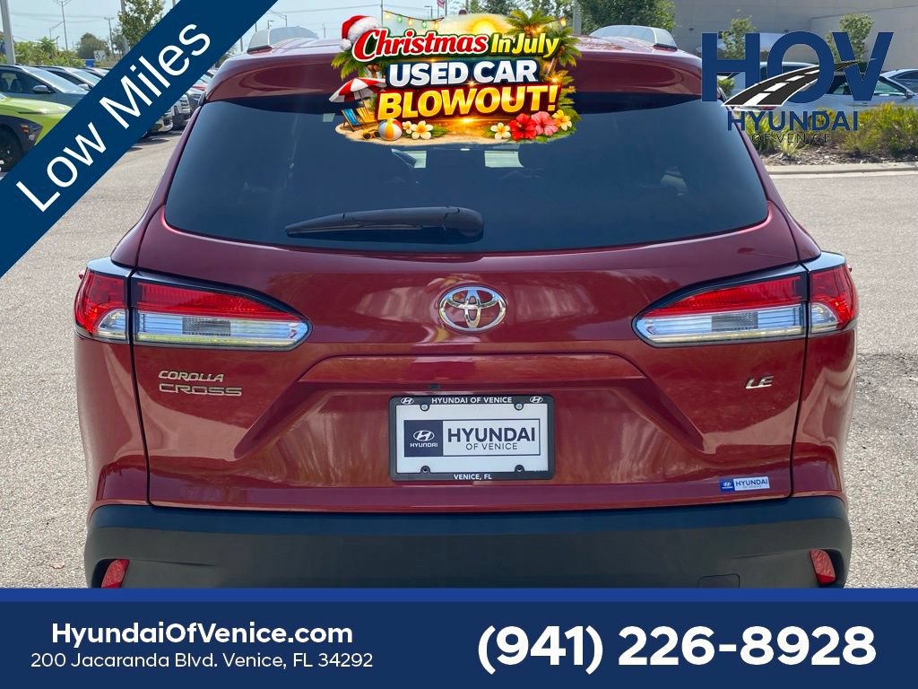 Used 2024 Toyota Corolla Cross LE w/ Moonroof Package FWD image 39