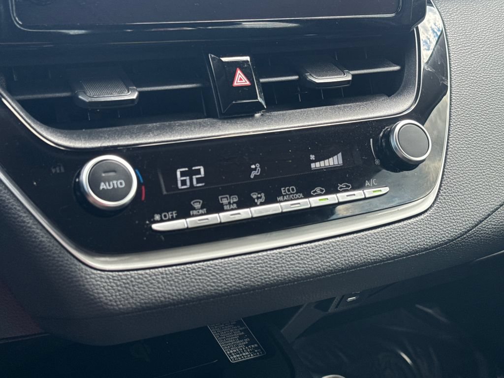 Used 2026 Toyota Corolla LE w/ LE Premium Package FWD image 23
