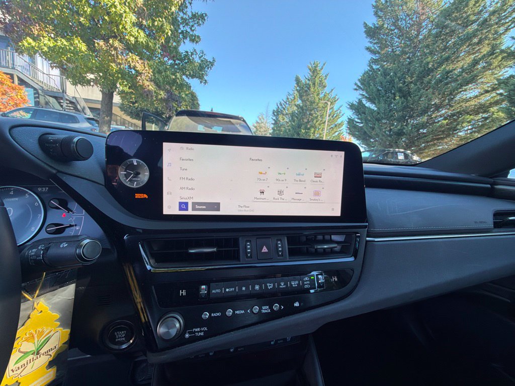Certified 2023 Lexus ES 350 w/ Premium Package FWD image 28