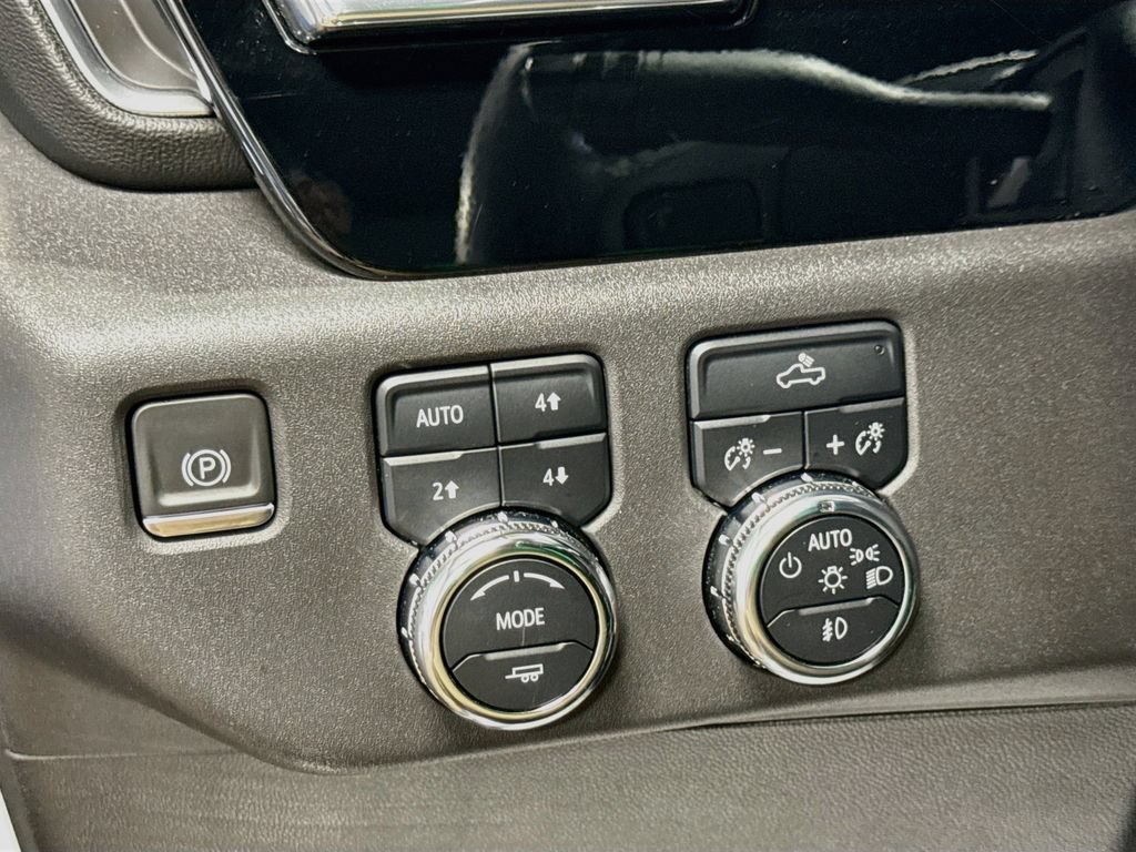 Used 2024 GMC Sierra 1500 Elevation w/ X31 Off-Road Package AWD/4WD image 10