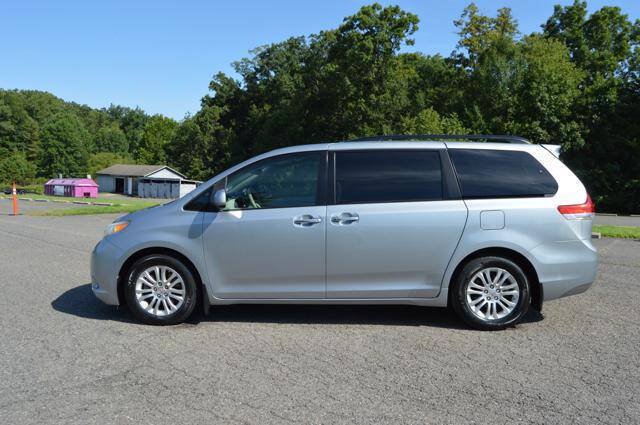 Used 2011 Toyota Sienna XLE w/ XLE Navigation Pkg FWD image 63
