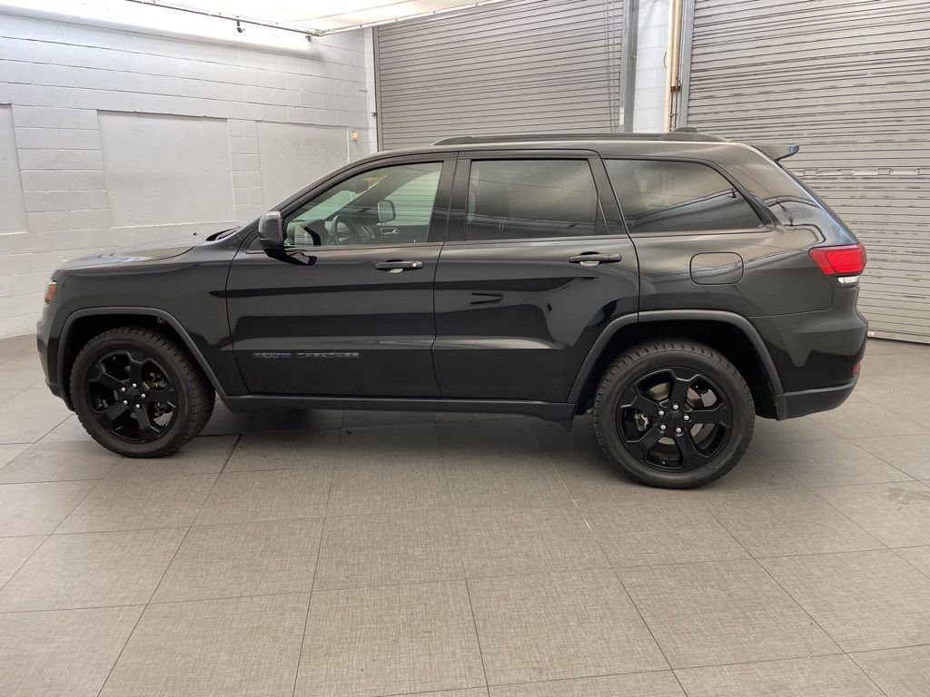 Used 2019 Jeep Grand Cherokee Laredo AWD/4WD image 15