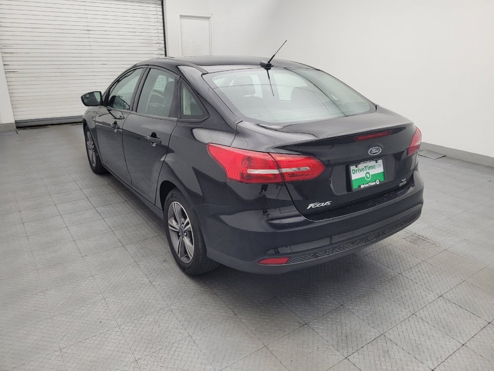 Used 2018 Ford Focus SE w/ SE Appearance Package FWD image 5
