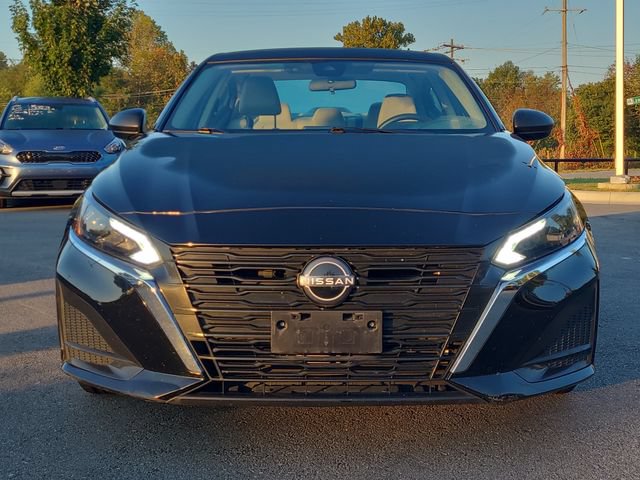 Used 2025 Nissan Altima 2.5 SV FWD image 8