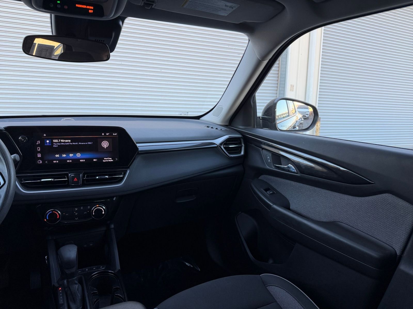 Used 2025 Chevrolet TrailBlazer LT FWD image 34