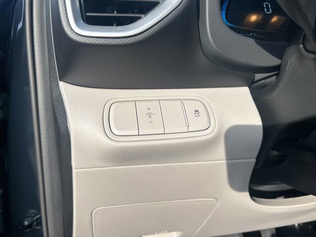 Used 2026 Hyundai Venue SEL image 17