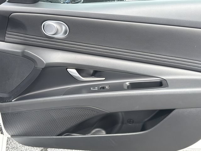 Certified 2025 Hyundai Elantra SEL FWD image 14