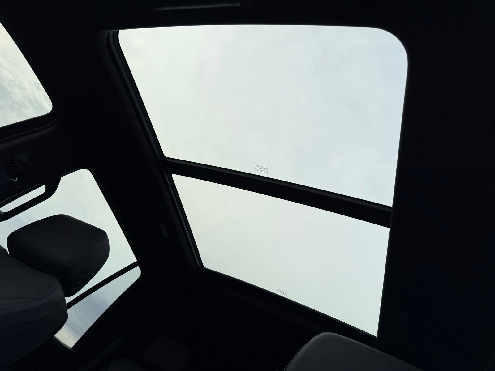 Used 2024 Chevrolet Tahoe Z71 w/ Luxury Package AWD/4WD image 45