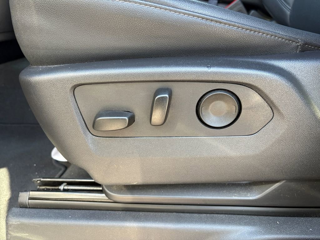 Used 2025 GMC Sierra 1500 SLT image 21