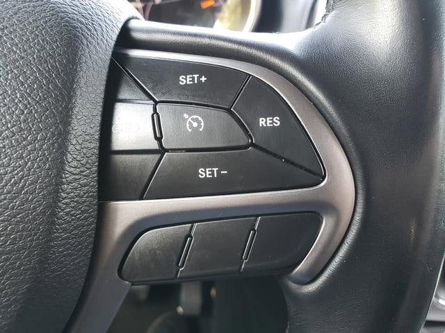 Used 2020 Jeep Grand Cherokee Laredo AWD/4WD image 22