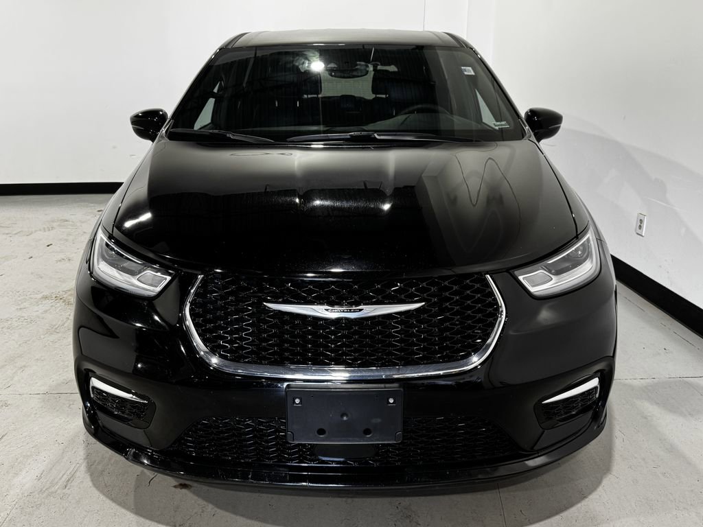 Used 2025 Chrysler Pacifica Select FWD image 10