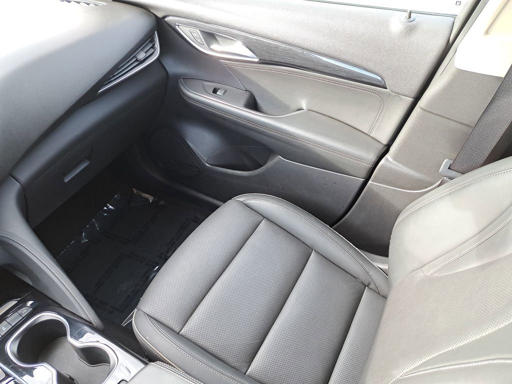Used 2023 Buick Envision Essence image 13