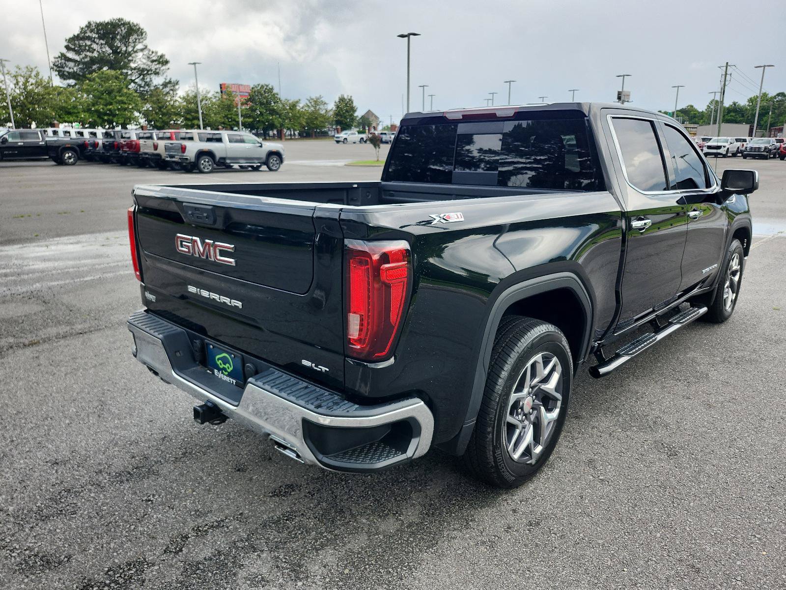 Certified 2022 GMC Sierra 1500 SLT AWD/4WD image 3