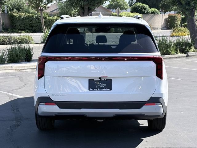 New 2026 Kia Carnival EX FWD image 3