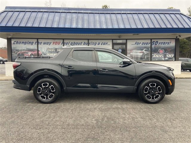 Used 2024 Hyundai Santa Cruz SE image 2