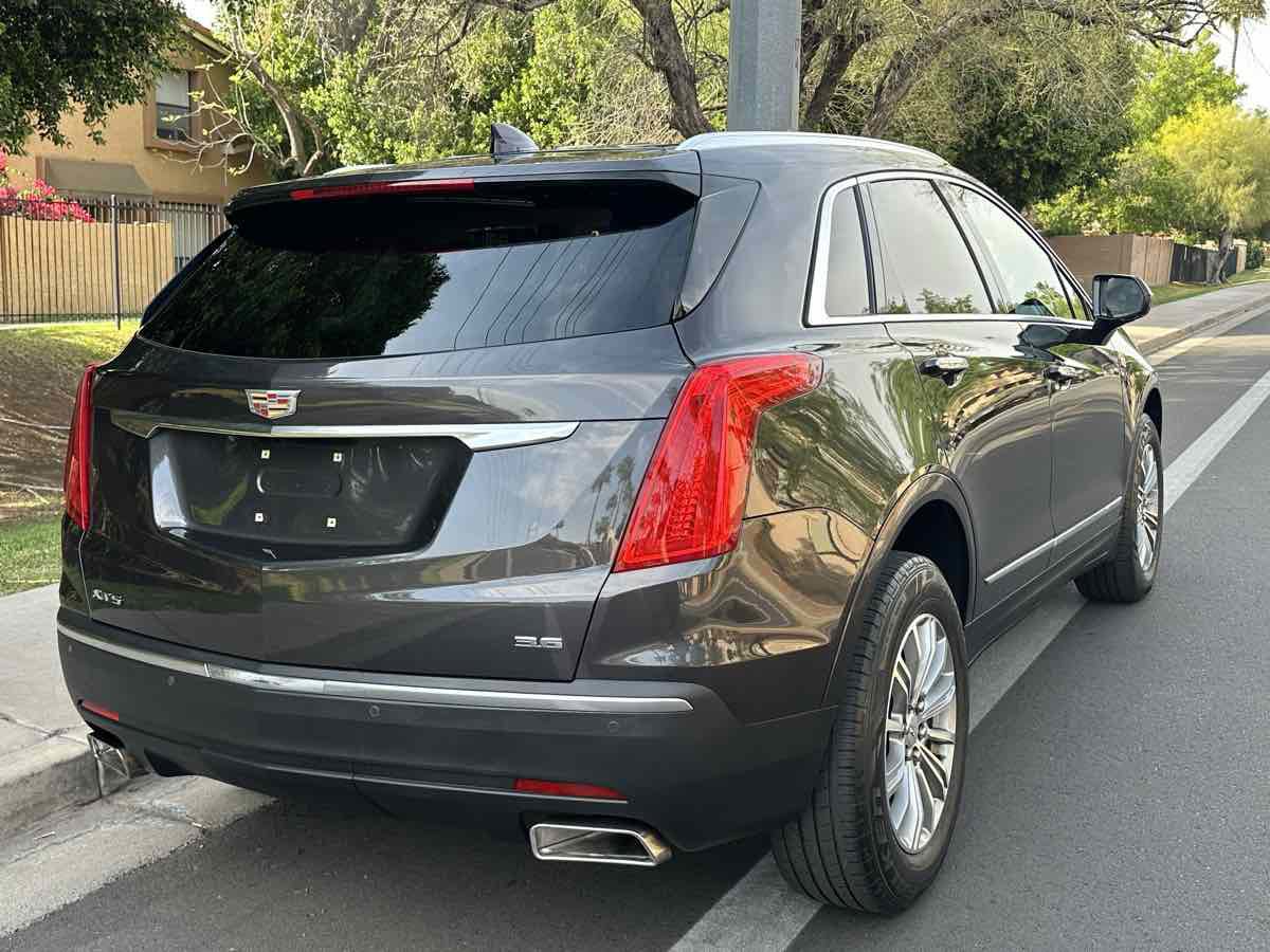 Used 2017 Cadillac XT5 Luxury w/ Driver Awareness Package image 9