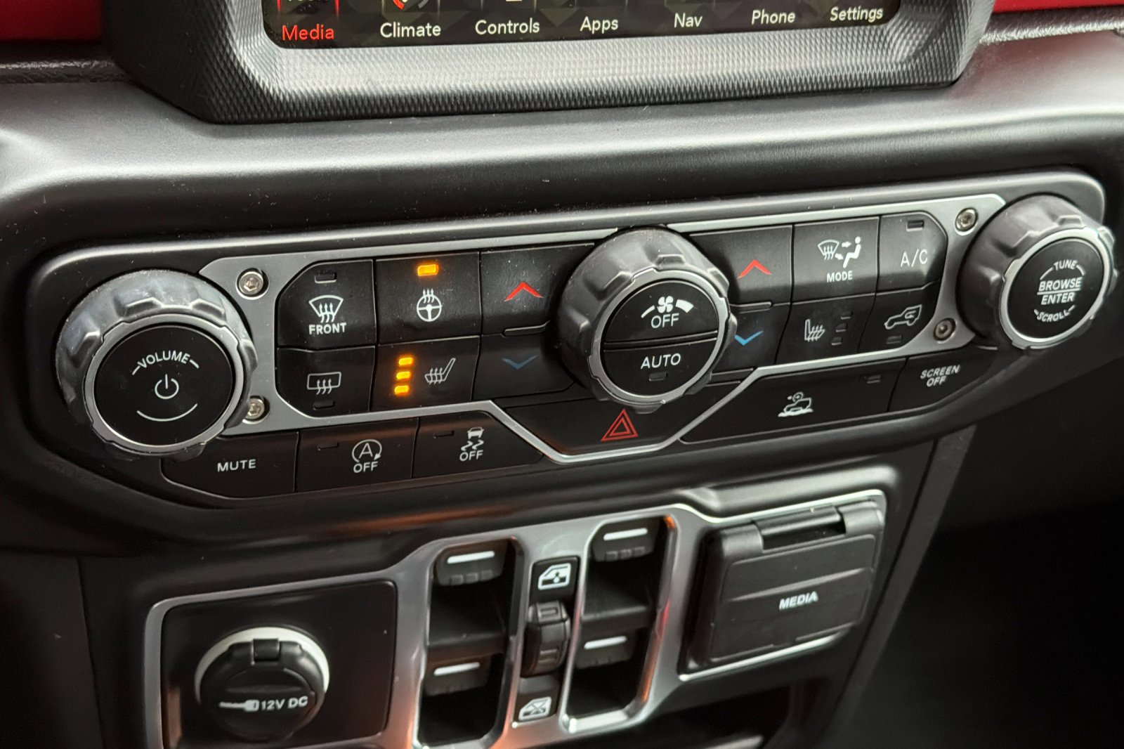 Used 2022 Jeep Wrangler Unlimited Rubicon w/ Cold Weather Group image 20