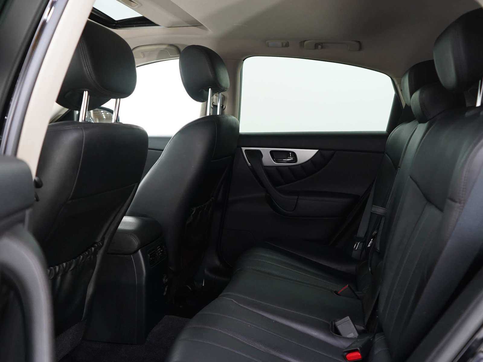 Used 2014 INFINITI QX70 AWD w/ Premium Package image 18