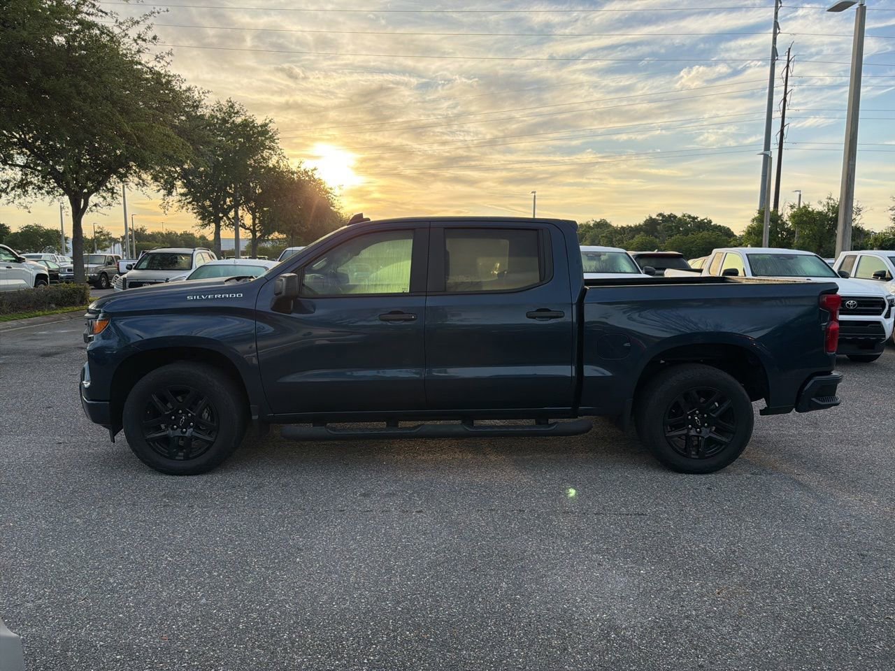 Used 2022 Chevrolet Silverado 1500 Custom image 2