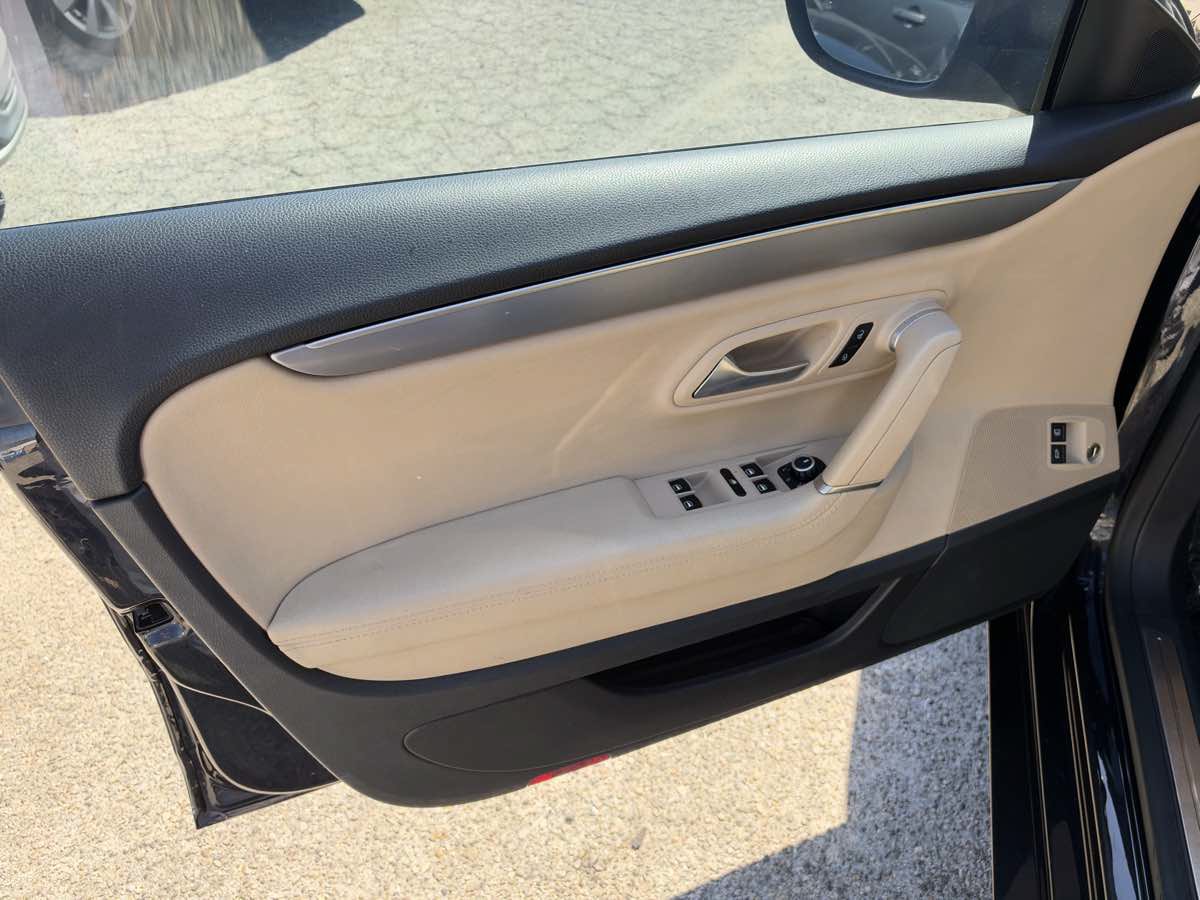 Used 2013 Volkswagen CC Lux FWD image 11