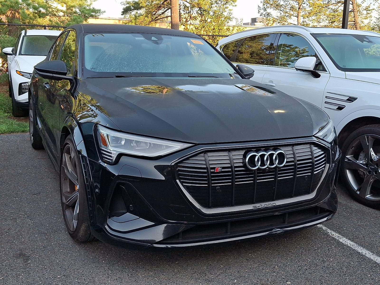 Used 2023 Audi e-tron S Premium Plus w/ Black Optic Package AWD/4WD image 2