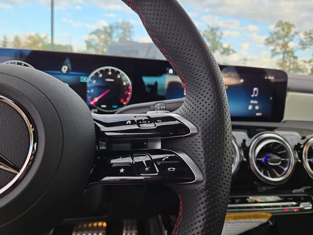 Used 2025 Mercedes-Benz CLA 250 4MATIC image 19